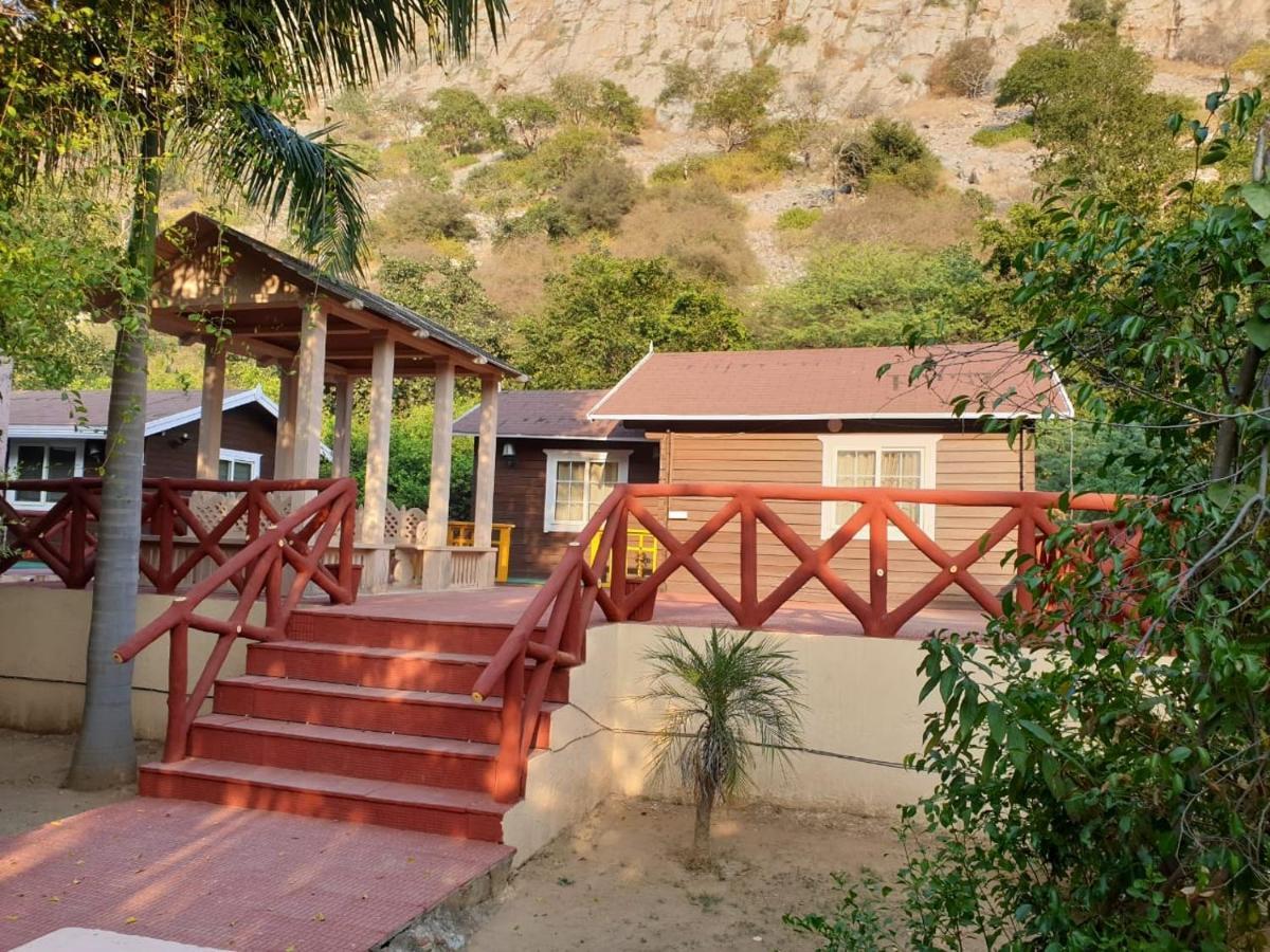 Namanbagh Hotel Алвар Екстериор снимка