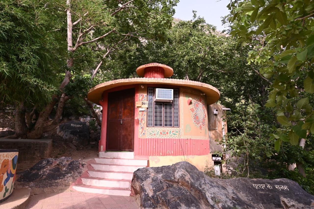 Namanbagh Hotel Алвар Екстериор снимка