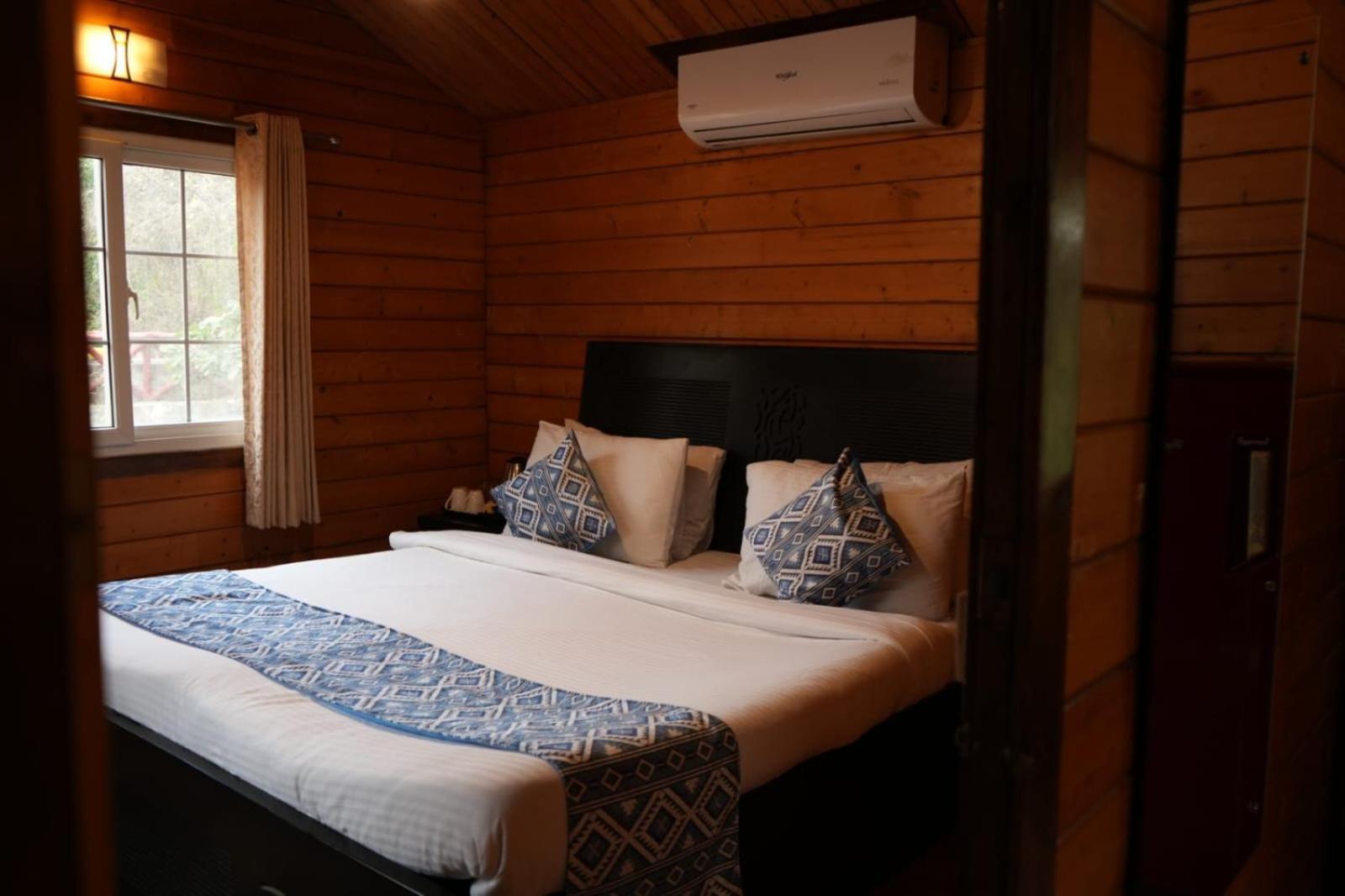 Namanbagh Hotel Алвар Екстериор снимка