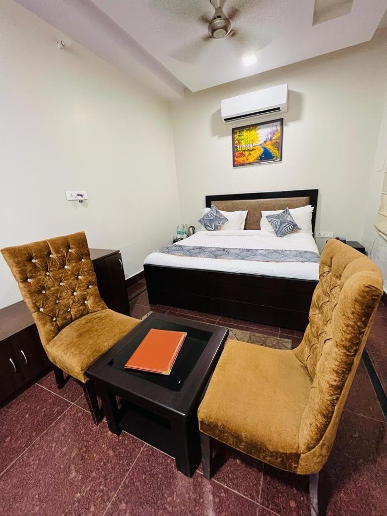 Namanbagh Hotel Алвар Екстериор снимка