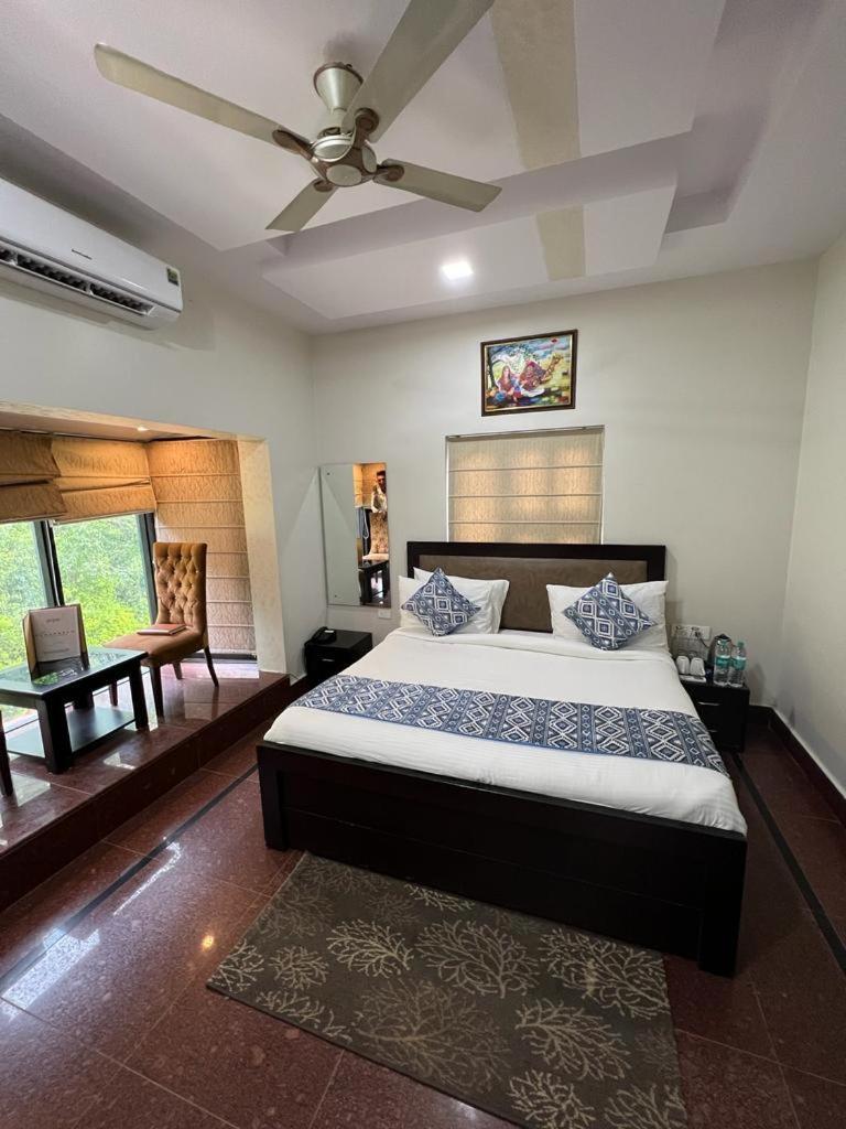 Namanbagh Hotel Алвар Екстериор снимка